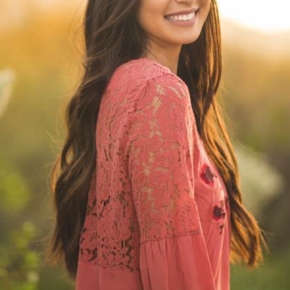 F21 Long sleeve blouse - Picture 2 of 2